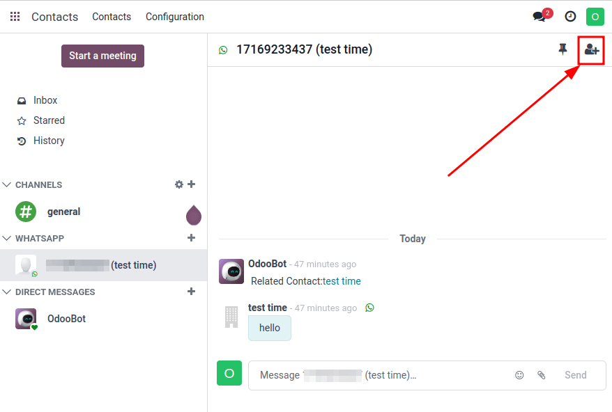 Thêm người dùng vào cuộc hội thoại WhatsApp, với biểu tượng thêm người dùng được làm nổi bật.